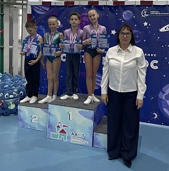 2 апреля в г. Южно-Сахалинск прошли соревнования по спортивной аэробике "Полёт в космос". 